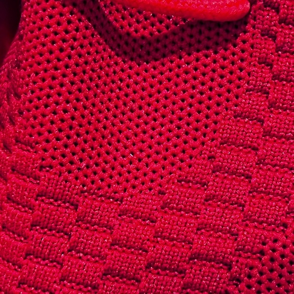 La Sheelah Breathable Lightweight Fashion Sneaker - Picture 5 of 8